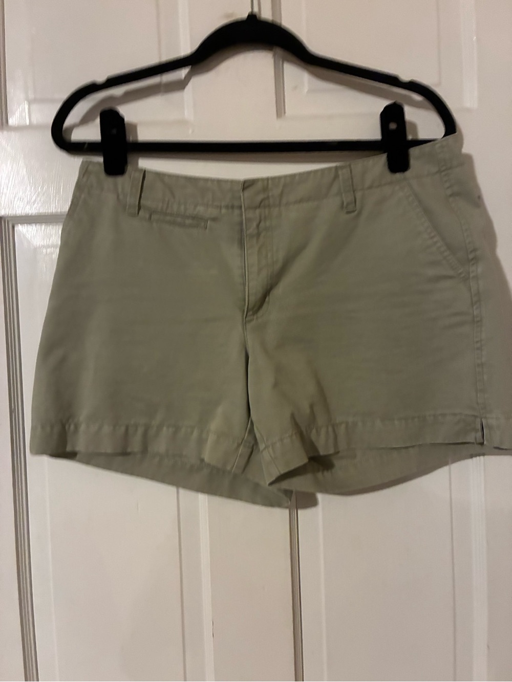 Old Navy Women's Chino Bermuda Shorts in Sage Green